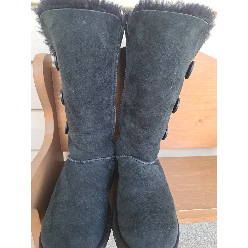 UGG Australia Women's Black Leather Suede Mid Calf Boots Size 7.0 Winter Warm